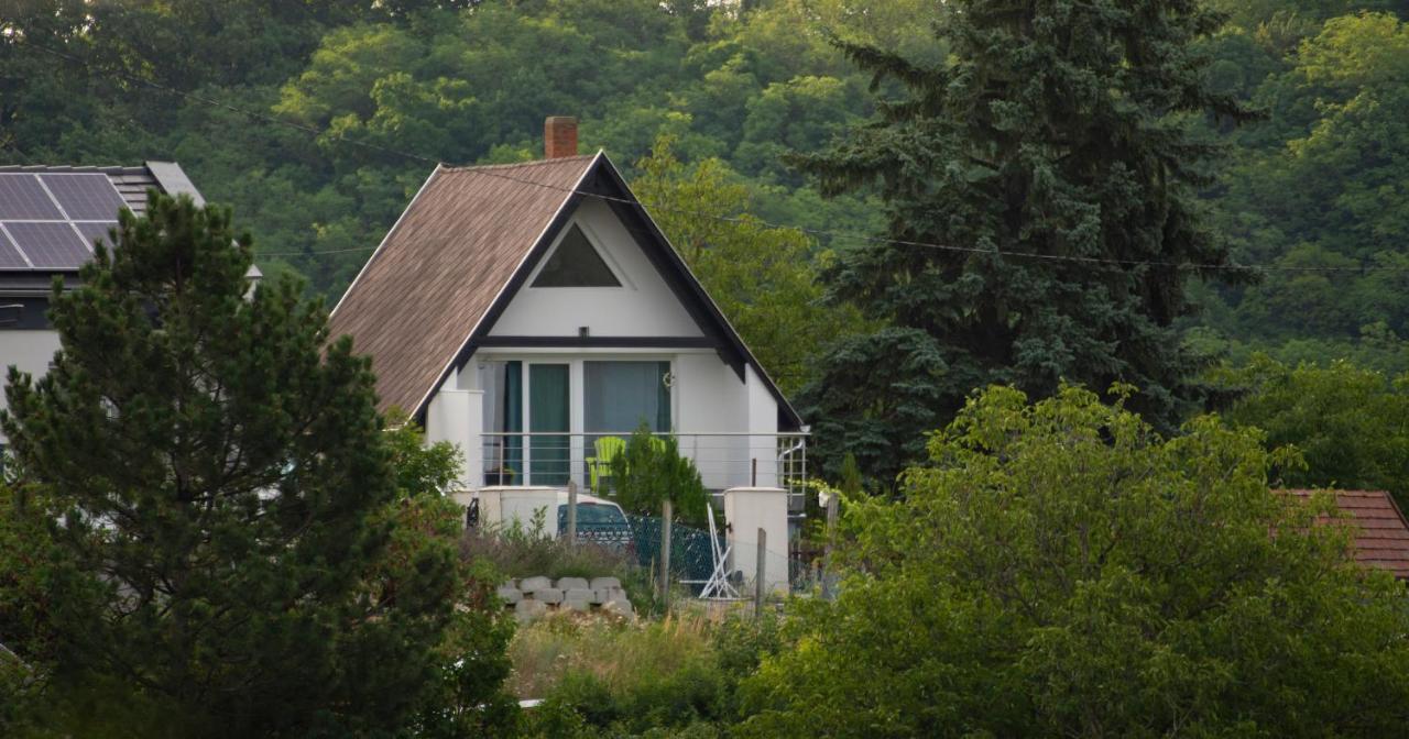 Hillside Cottage Pecs Bagian luar foto