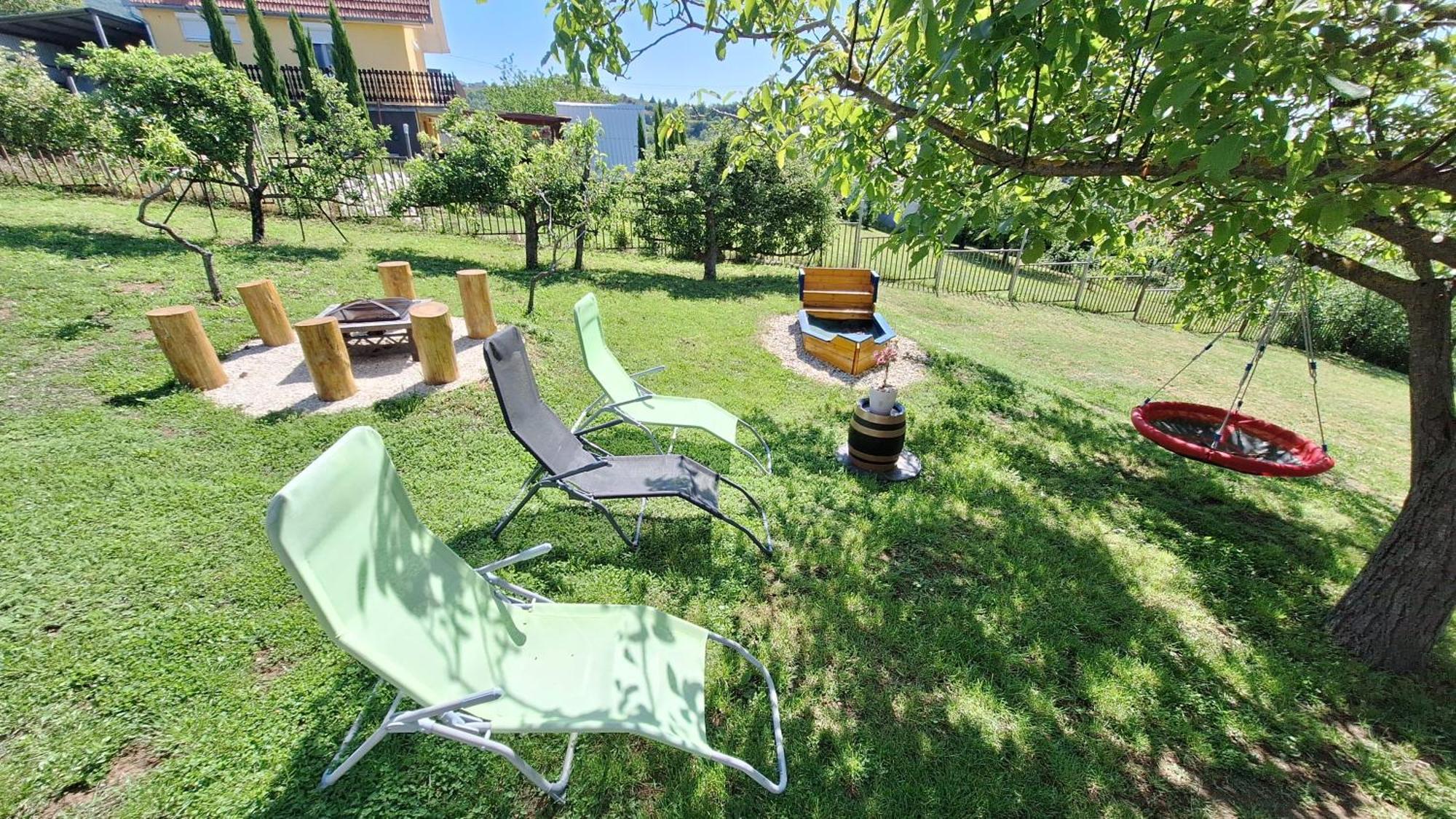 Hillside Cottage Pecs Bagian luar foto