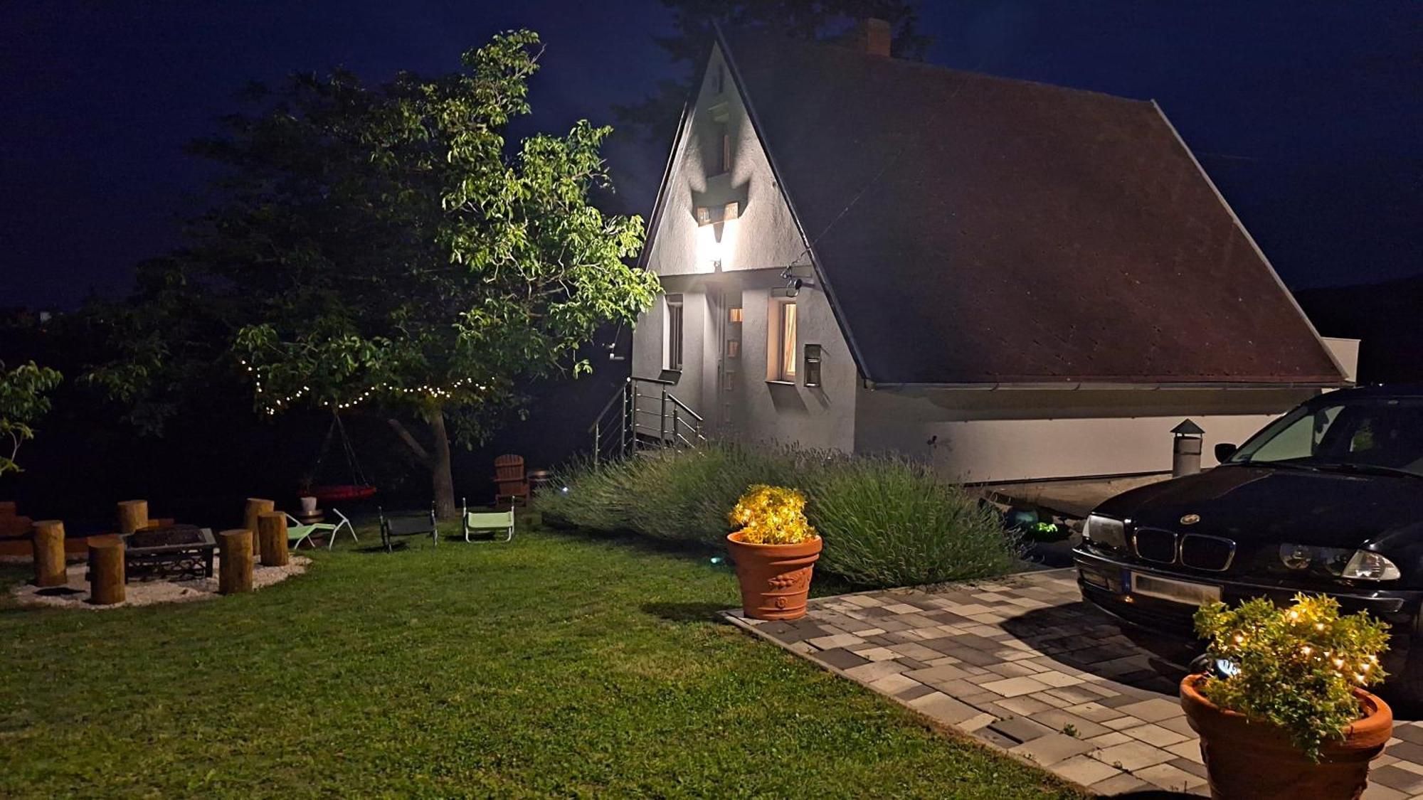 Hillside Cottage Pecs Bagian luar foto